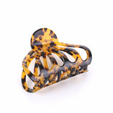 Load image into Gallery viewer, essential jaw clip large
