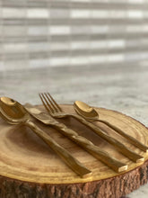 Load image into Gallery viewer, 24-Piece Stainless Steel Satin Finish Cutlery Set Rose Gold Collection
