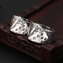 Load image into Gallery viewer, Royal Flush Open Ring
