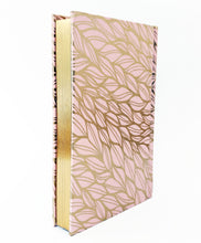 Load image into Gallery viewer, A Five Year Journal Written One Line A Day (Pink Gold)

