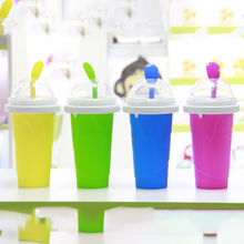 Load image into Gallery viewer, Squeeze Cup Slushy Maker 4 Colors Silicone Ice Coolers Slushy Maker
