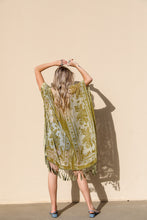 Load image into Gallery viewer, Velvet Mesh Tapestry Kimono

