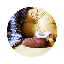 Load image into Gallery viewer, Brown Leather Slippers.
